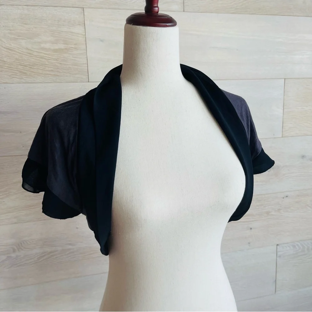 shrug short sleeve cardigan size M Comptoir des Cottoniers France